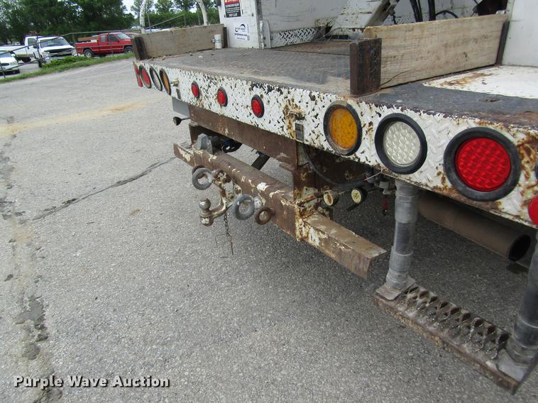 image for item DD8452 2008 Dodge Ram 5500 bucket truck