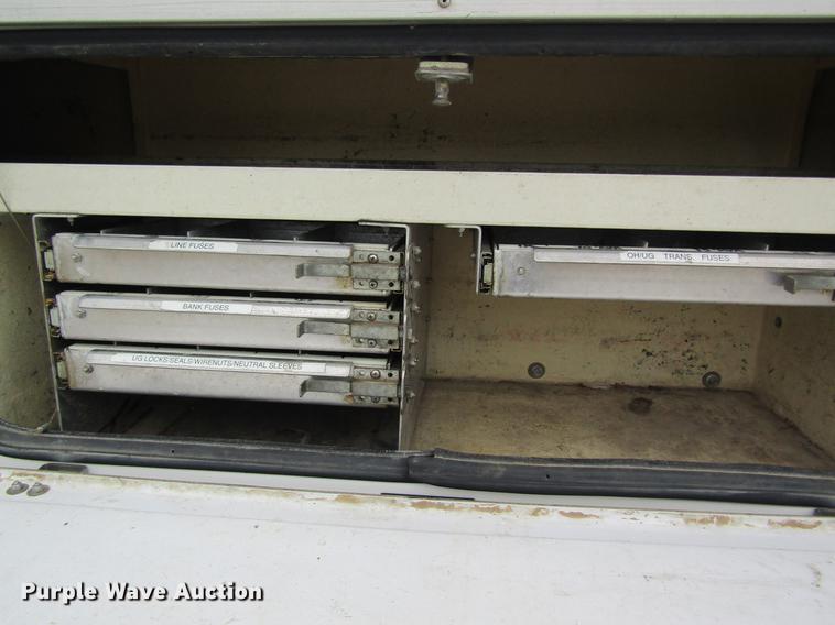 image for item DD8452 2008 Dodge Ram 5500 bucket truck