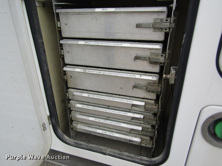 image for item DD8452 2008 Dodge Ram 5500 bucket truck