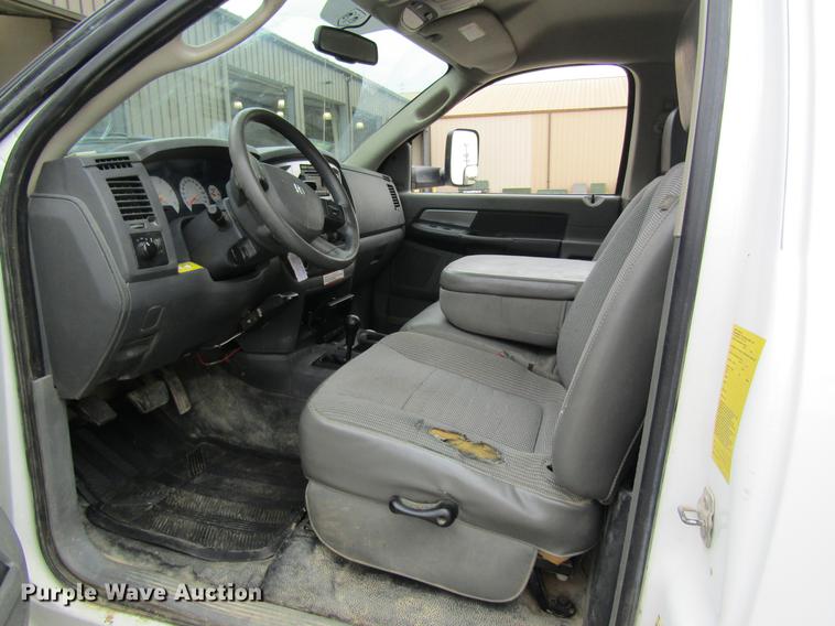 image for item DD8452 2008 Dodge Ram 5500 bucket truck