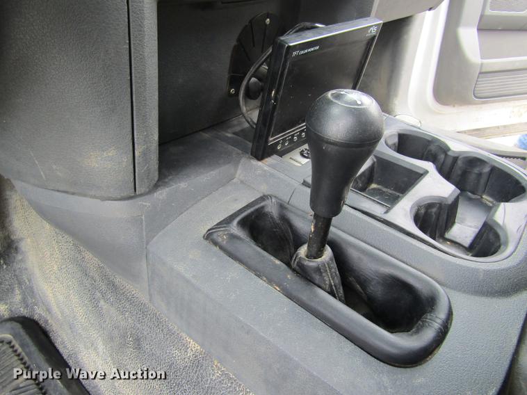 image for item DD8452 2008 Dodge Ram 5500 bucket truck