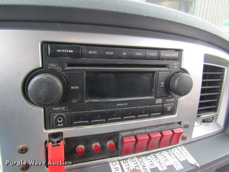 image for item DD8452 2008 Dodge Ram 5500 bucket truck