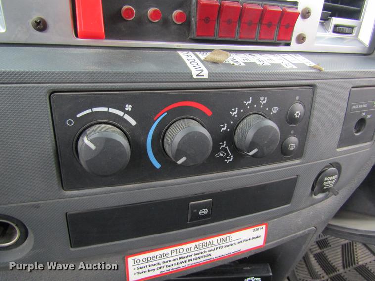 image for item DD8452 2008 Dodge Ram 5500 bucket truck