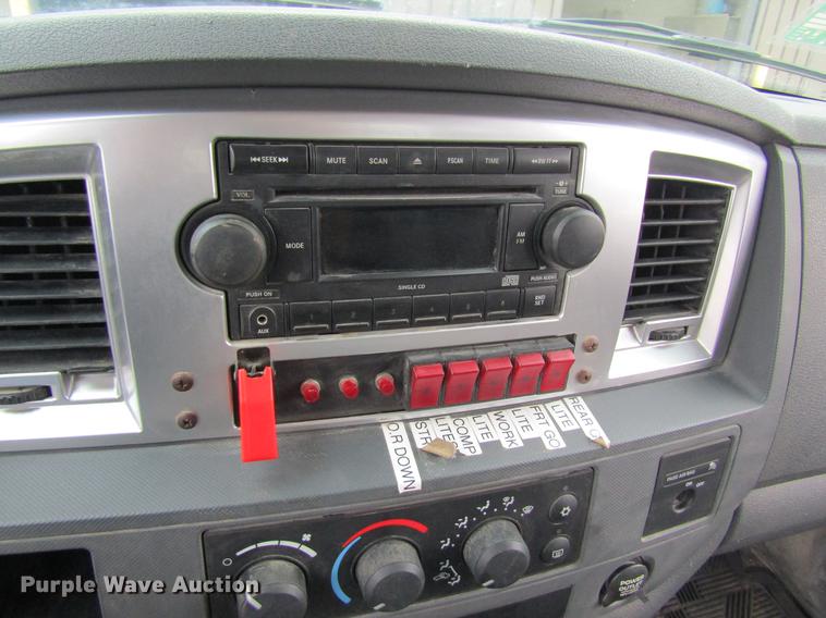 image for item DD8452 2008 Dodge Ram 5500 bucket truck