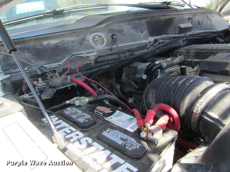 image for item DD8452 2008 Dodge Ram 5500 bucket truck