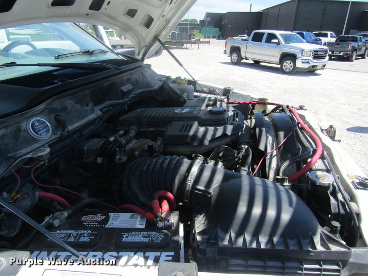 image for item DD8452 2008 Dodge Ram 5500 bucket truck