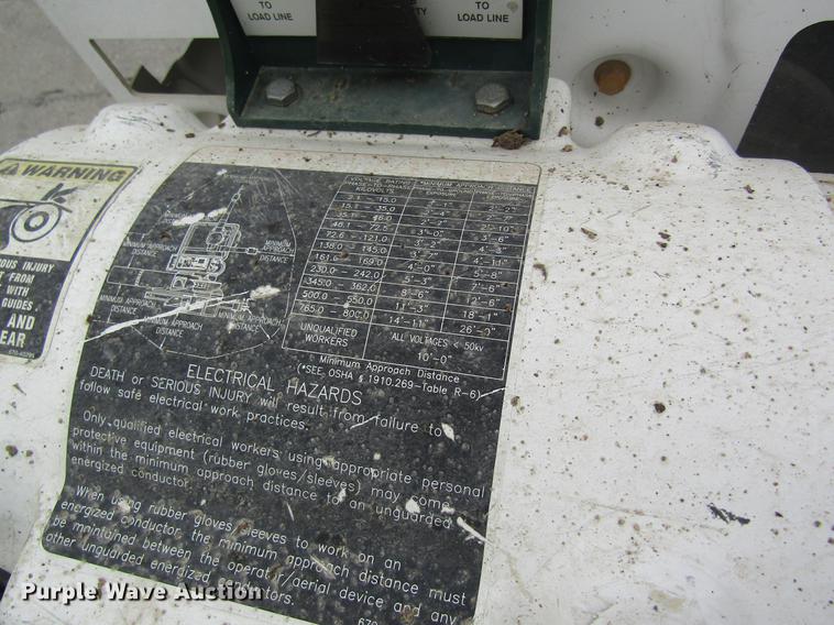 image for item DD8452 2008 Dodge Ram 5500 bucket truck