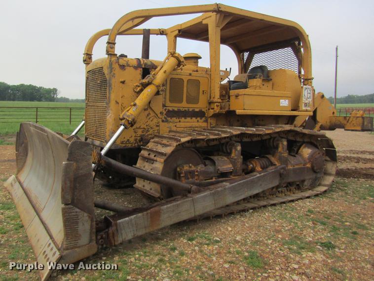 image for item DD8461 1971 Caterpillar D7F dozer