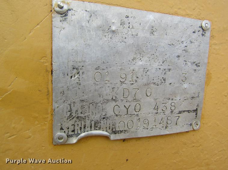 image for item DD8461 1971 Caterpillar D7F dozer