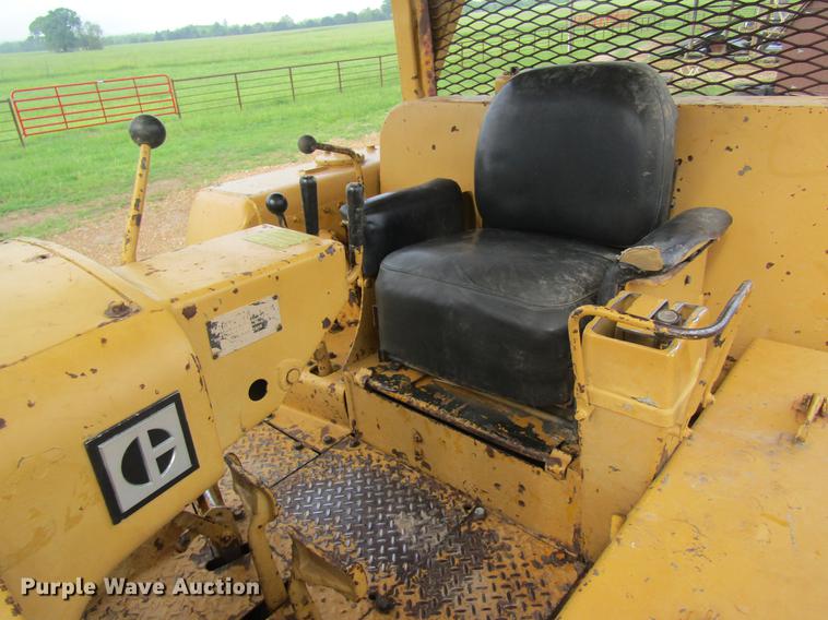image for item DD8461 1971 Caterpillar D7F dozer