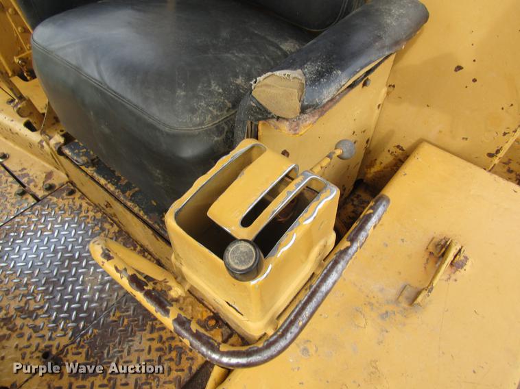 image for item DD8461 1971 Caterpillar D7F dozer