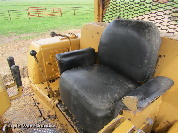 image for item DD8461 1971 Caterpillar D7F dozer