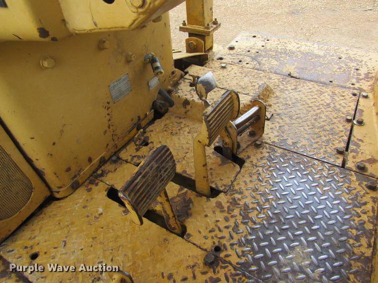 image for item DD8461 1971 Caterpillar D7F dozer