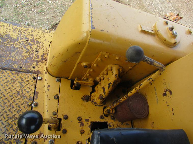 image for item DD8461 1971 Caterpillar D7F dozer