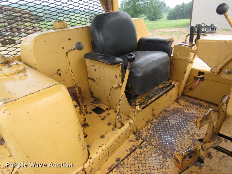 image for item DD8461 1971 Caterpillar D7F dozer