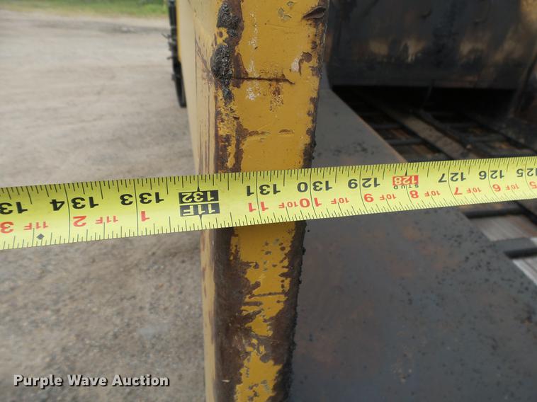 image for item DE3653 2003 Caterpillar AP1055B paver