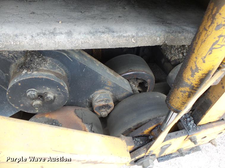 image for item DE3653 2003 Caterpillar AP1055B paver