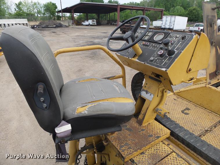 image for item DE3653 2003 Caterpillar AP1055B paver