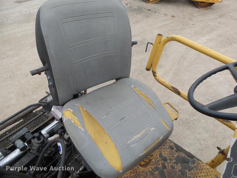 image for item DE3653 2003 Caterpillar AP1055B paver