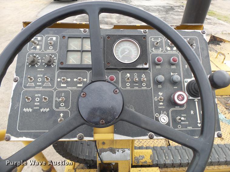 image for item DE3653 2003 Caterpillar AP1055B paver