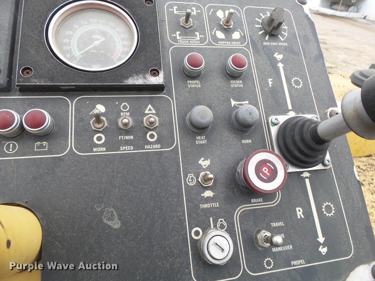 image for item DE3653 2003 Caterpillar AP1055B paver