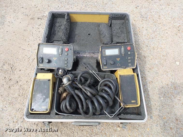 image for item DE3653 2003 Caterpillar AP1055B paver