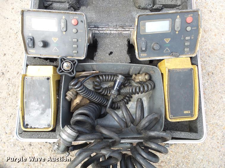 image for item DE3653 2003 Caterpillar AP1055B paver