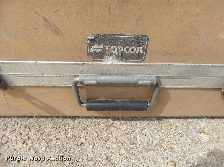 image for item DE3653 2003 Caterpillar AP1055B paver