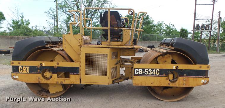 image for item DE3654 1998 Caterpillar CB534C double drum vibratory roller