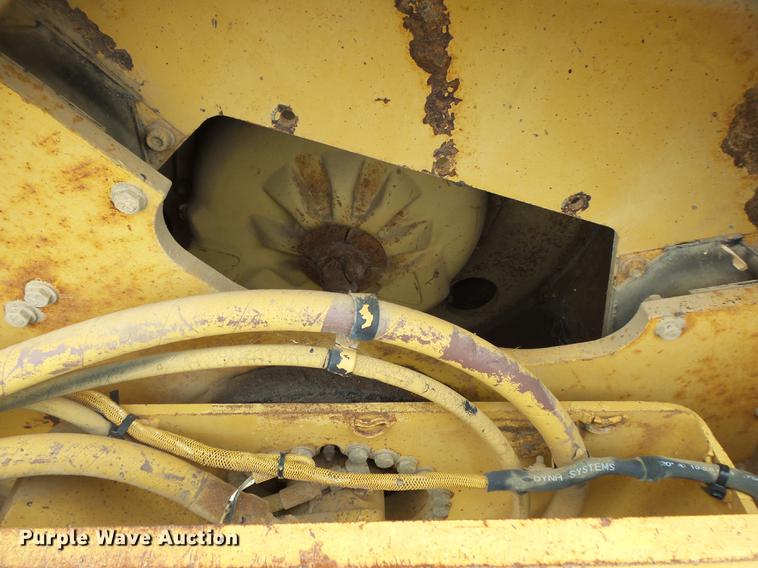 image for item DE3654 1998 Caterpillar CB534C double drum vibratory roller