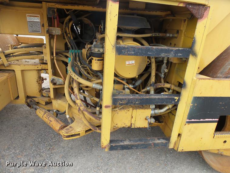 image for item DE3654 1998 Caterpillar CB534C double drum vibratory roller