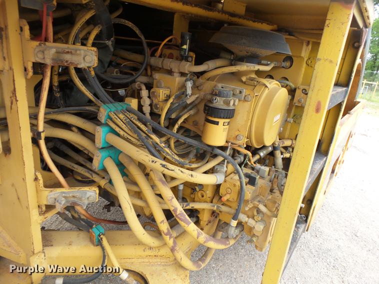 image for item DE3654 1998 Caterpillar CB534C double drum vibratory roller