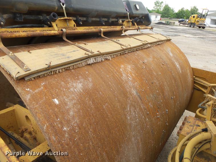 image for item DE3654 1998 Caterpillar CB534C double drum vibratory roller