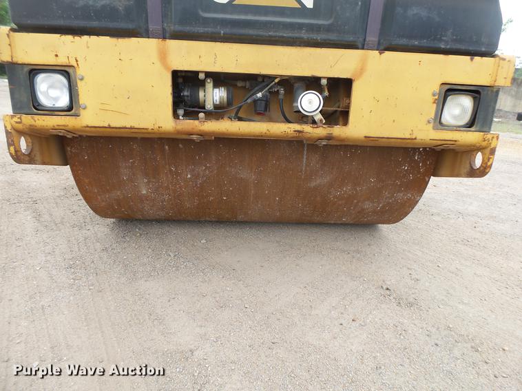 image for item DE3654 1998 Caterpillar CB534C double drum vibratory roller