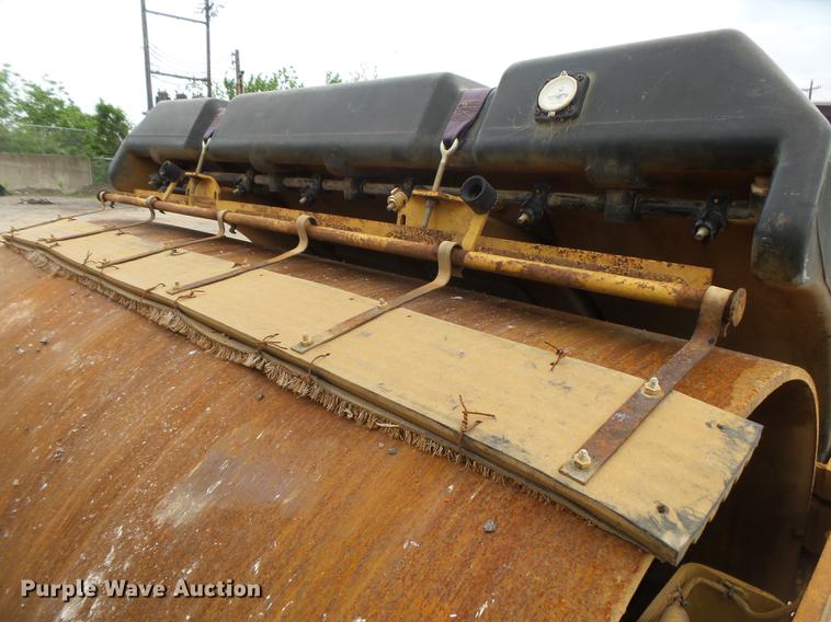 image for item DE3654 1998 Caterpillar CB534C double drum vibratory roller