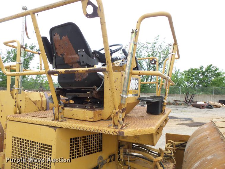 image for item DE3654 1998 Caterpillar CB534C double drum vibratory roller