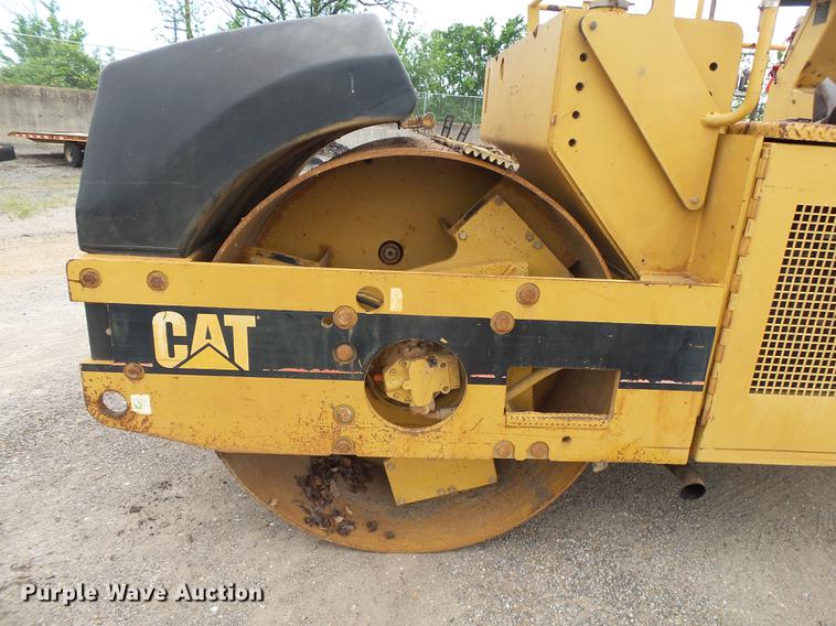 image for item DE3654 1998 Caterpillar CB534C double drum vibratory roller