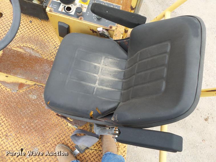 image for item DE3654 1998 Caterpillar CB534C double drum vibratory roller