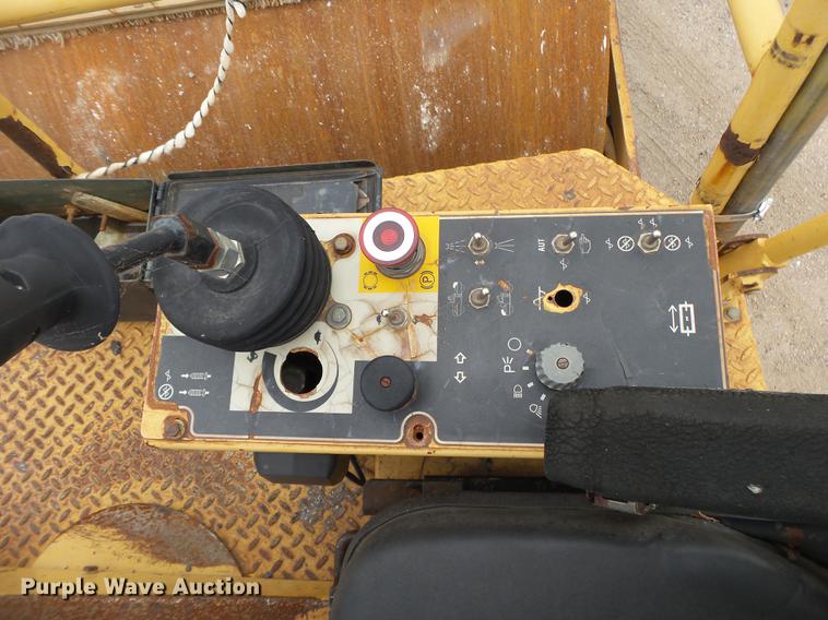 image for item DE3654 1998 Caterpillar CB534C double drum vibratory roller