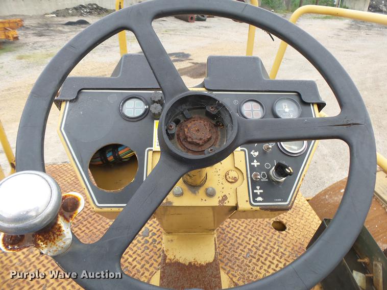 image for item DE3654 1998 Caterpillar CB534C double drum vibratory roller