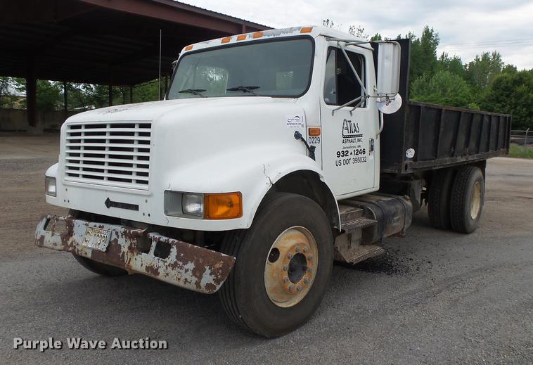 image for item DE3656 1993 International 4900 dump truck
