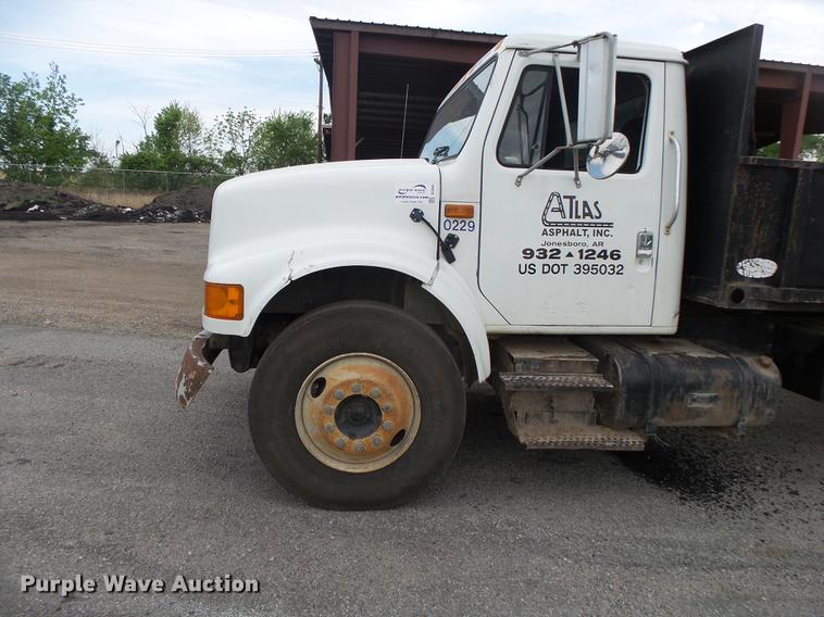 image for item DE3656 1993 International 4900 dump truck