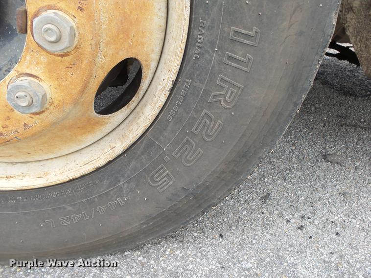 image for item DE3656 1993 International 4900 dump truck