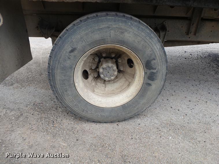 image for item DE3656 1993 International 4900 dump truck