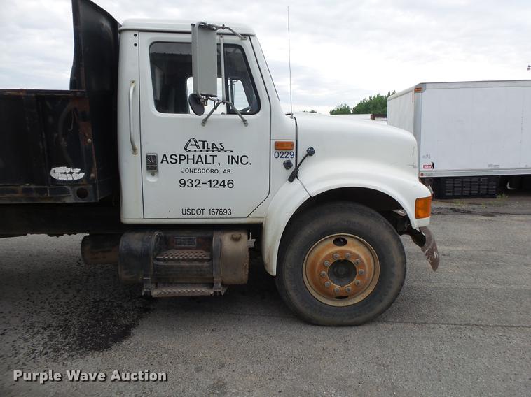 image for item DE3656 1993 International 4900 dump truck