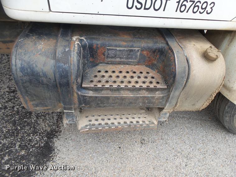 image for item DE3656 1993 International 4900 dump truck