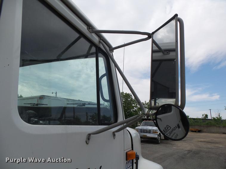 image for item DE3656 1993 International 4900 dump truck