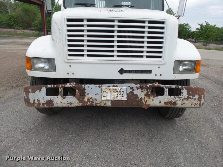 image for item DE3656 1993 International 4900 dump truck