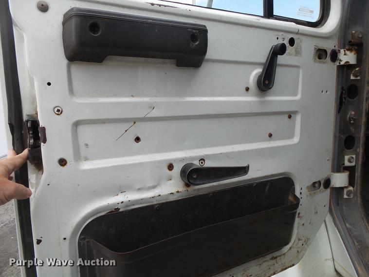 image for item DE3656 1993 International 4900 dump truck