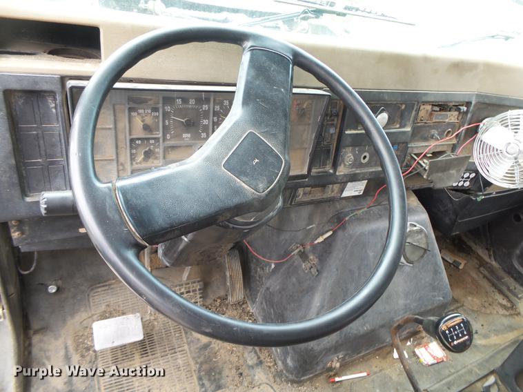 image for item DE3656 1993 International 4900 dump truck